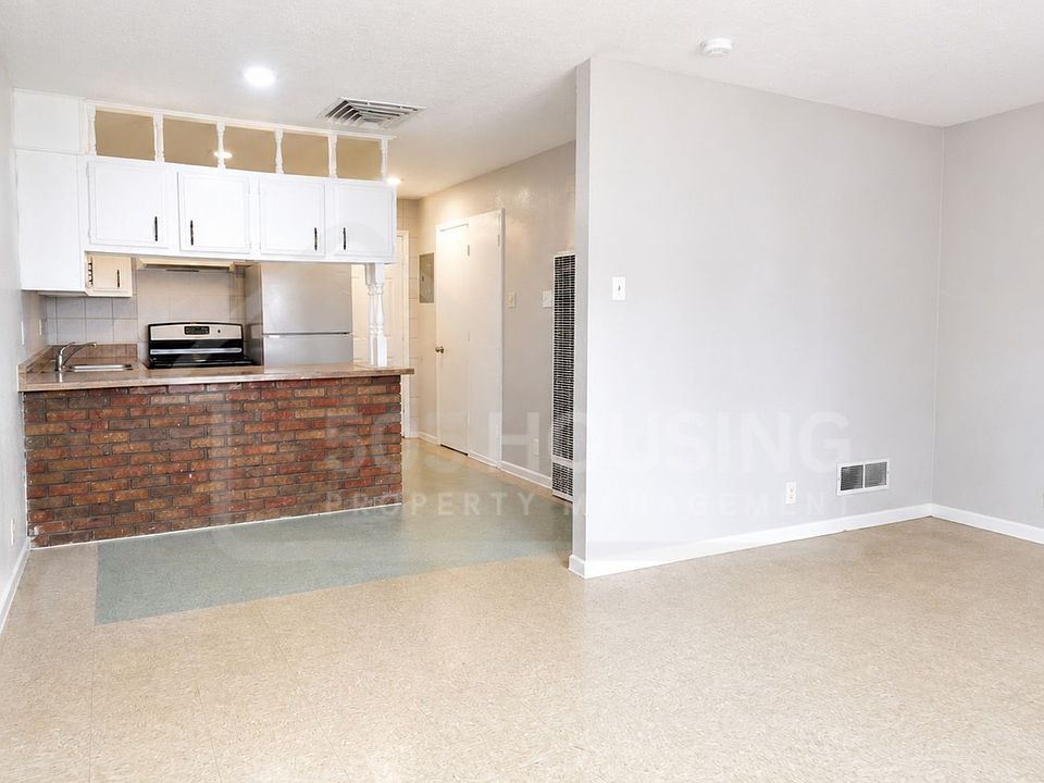 1st image of 503 Pennsylvania St SE #10