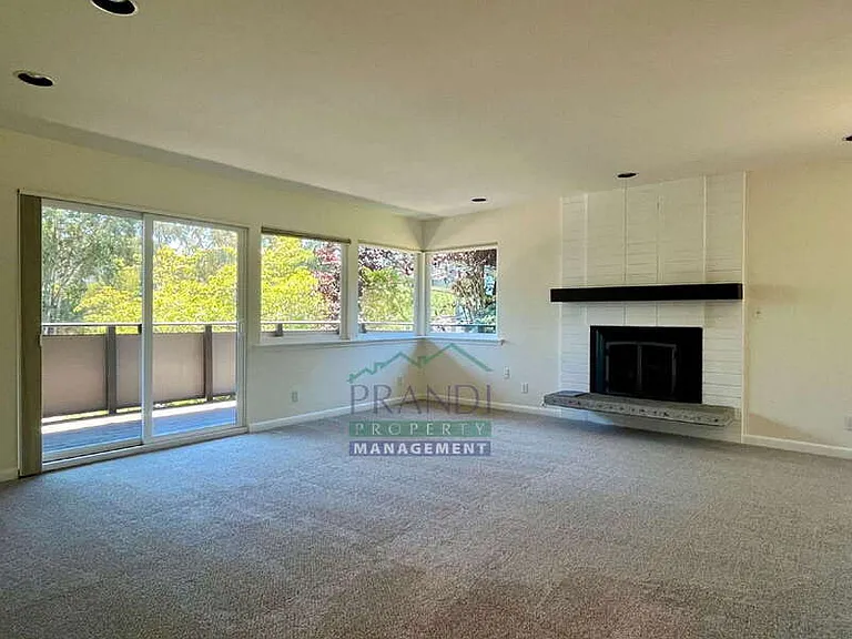 137 Pixley Ave — Photo 5