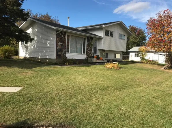 9714 E 77th Ave, Peace River, AB T8S 1C9