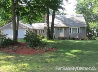 295 Redwood Rd, Manchester, CT 06040