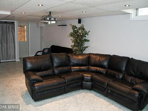 5th image of 6810 Radcliffe Dr