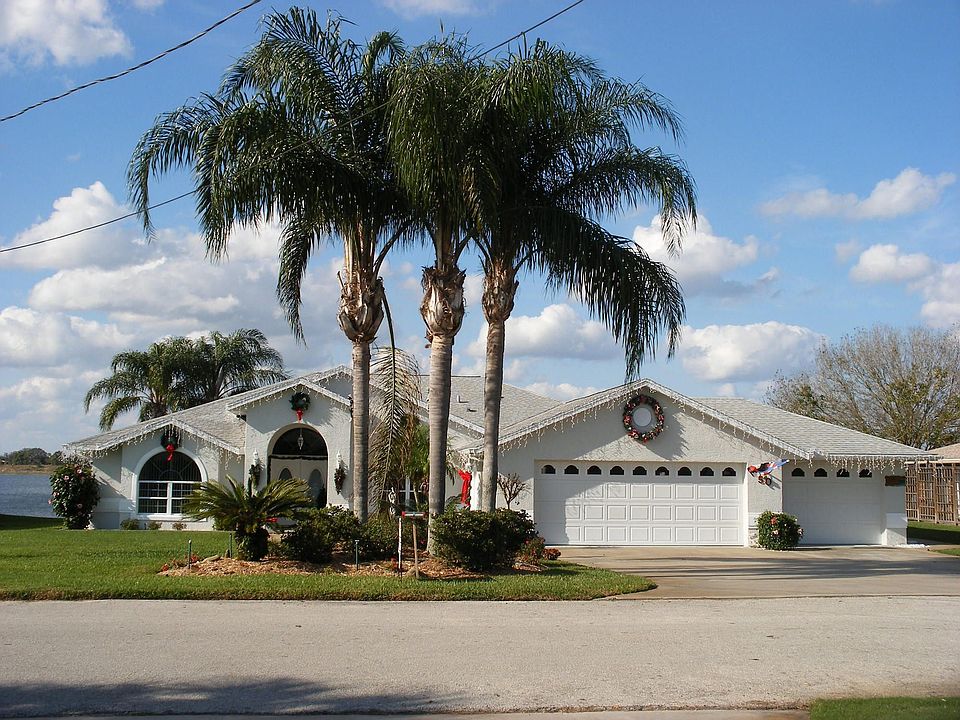 View from Lk Trout Dr