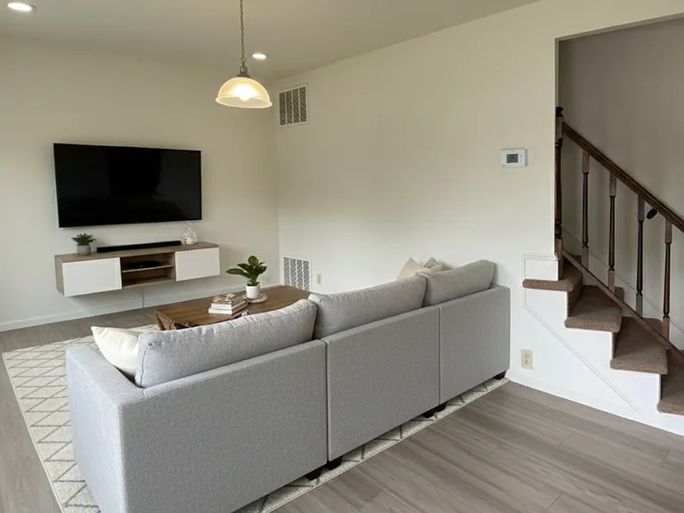 207 Wakefield Pl — Photo 2