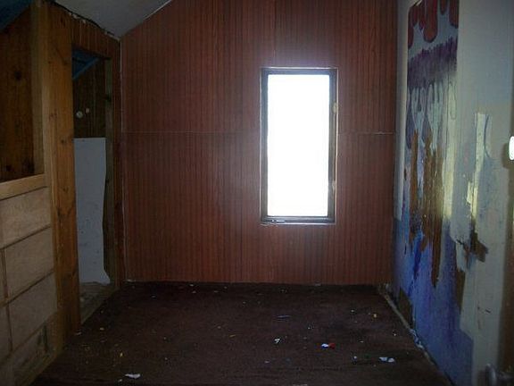 5th image of 708 Florence St