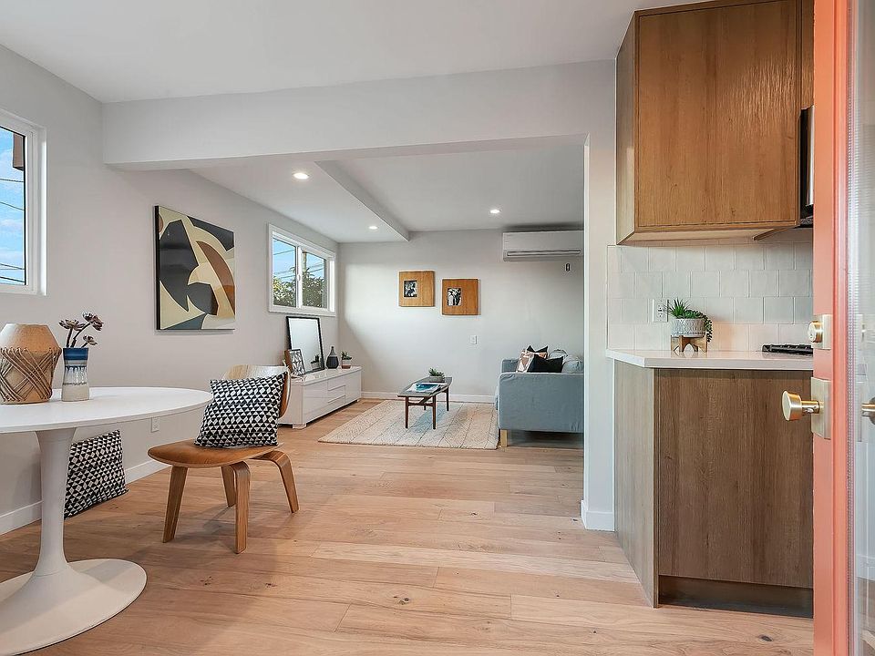 1st image of 328A Parkman Ave