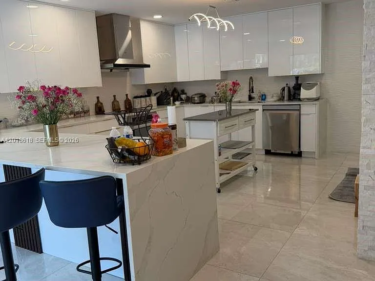 5740 SW 57th Way — Photo 11