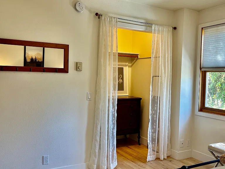 441 NW Florida Ave #2 — Photo 4