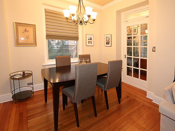 Dining room 9' x 12'