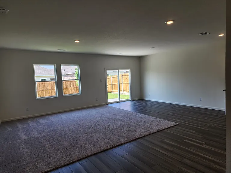 4921 Weymouth Dr — Photo 8