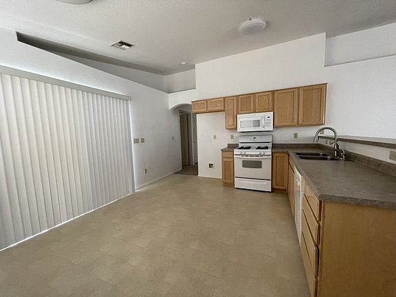 3rd image of 2366 E Parkside Dr