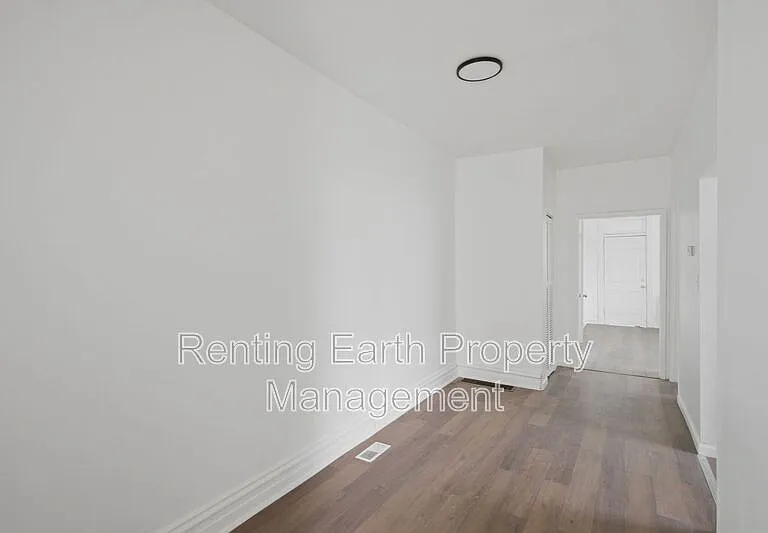 3127 Clay Ave — Photo 11