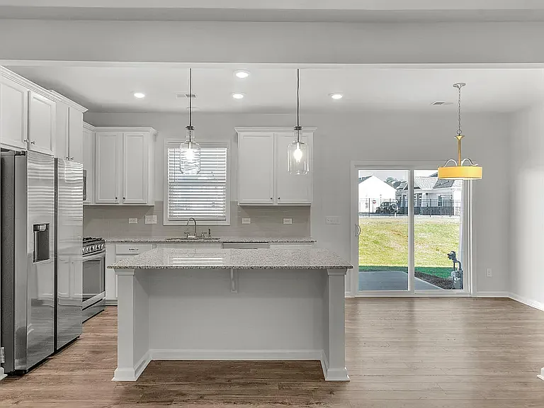 3 bed, 2.5 bath, 1700 sqft, $1,590 — Photo 3