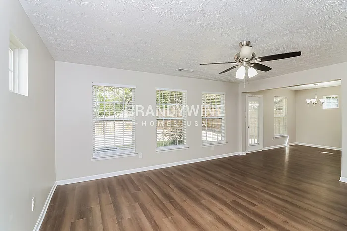 273 Topaz Dr — Photo 5