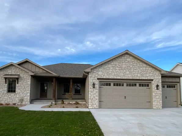 1608 E 45th St, Kearney, NE 68847