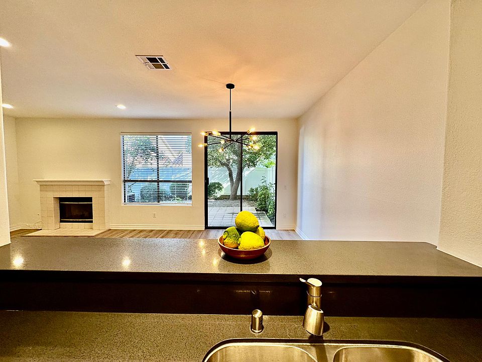 1st image of 454 Lorenzo Dr
