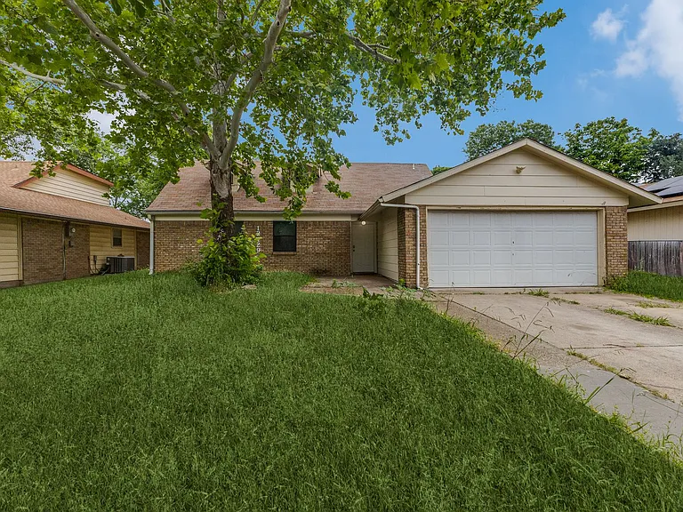 12129 Spring Branch Dr — Photo 1