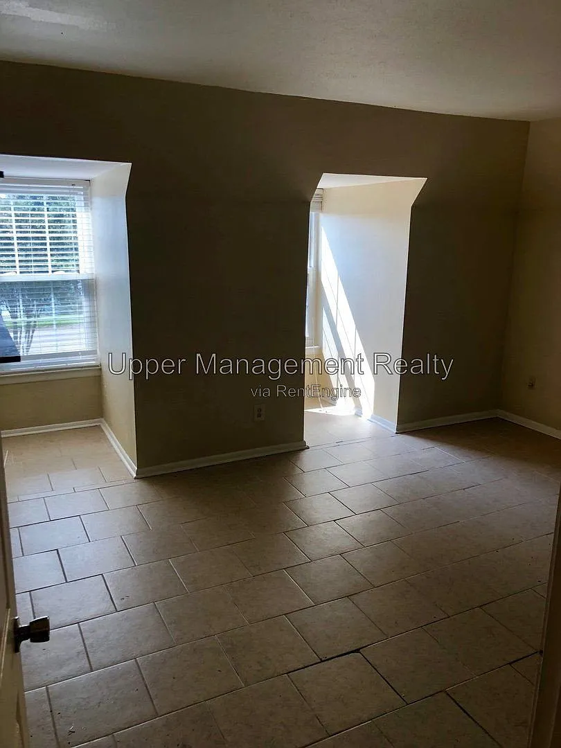 2 bed, 1.5 bath, 1000 sqft, $1,800 — Photo 4