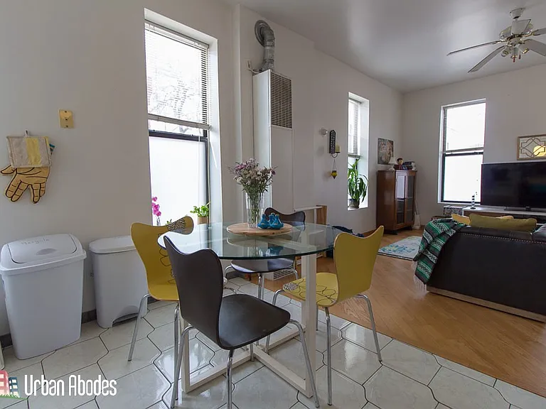 2327 W Ohio St #1FA — Photo 2