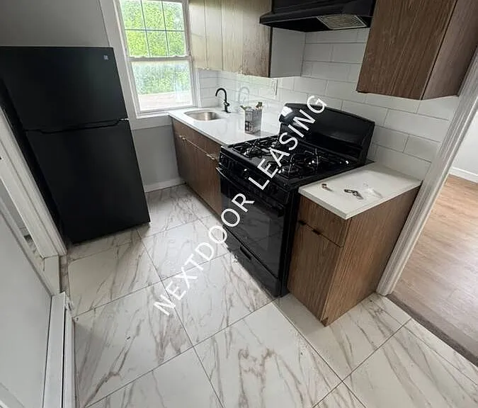 145 Vermont Ave #3M — Photo 1