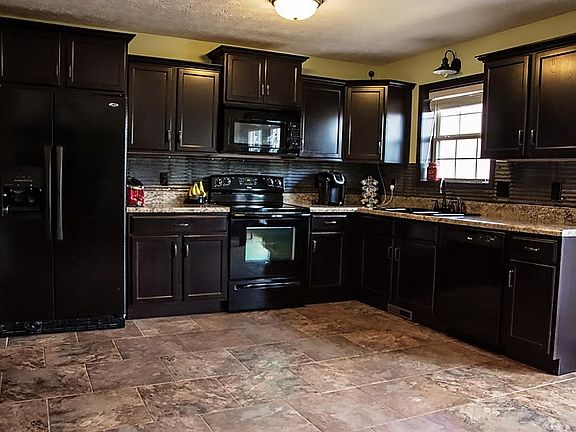 2nd image of 611 Edinburgh Way
