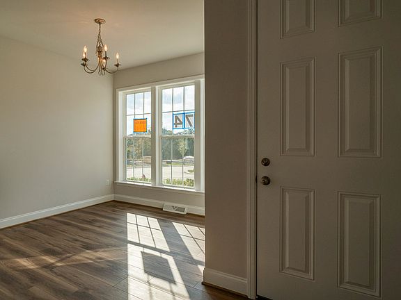 3rd image of 3115 Herr St