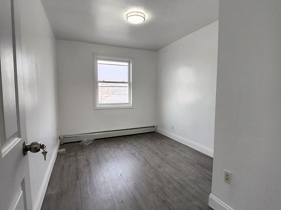 3rd image of 3249 Lucerne St #2