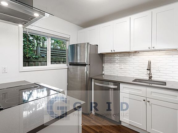 5th image of 2933-2935 NE Everett St #2933