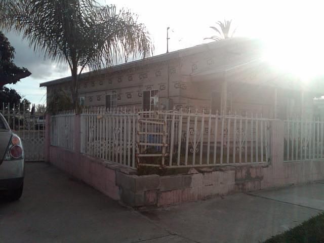 1st image of 1652 E 108th St