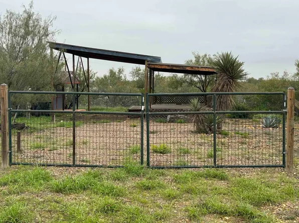 503 Penguin St, Zapata, TX 78076