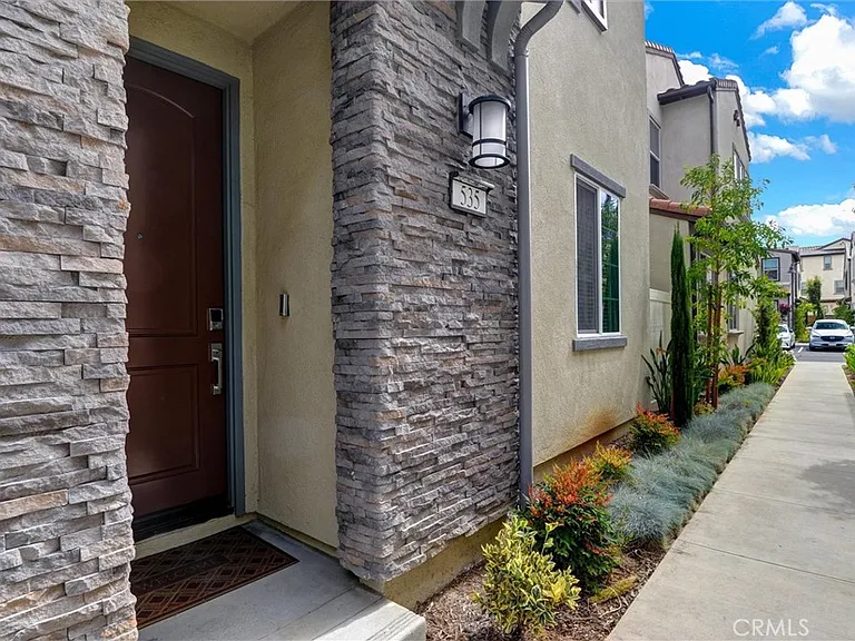 535 Embrook Way — Photo 4