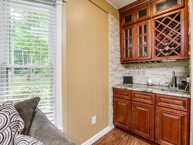 48124 Liberty Dr — Photo 14