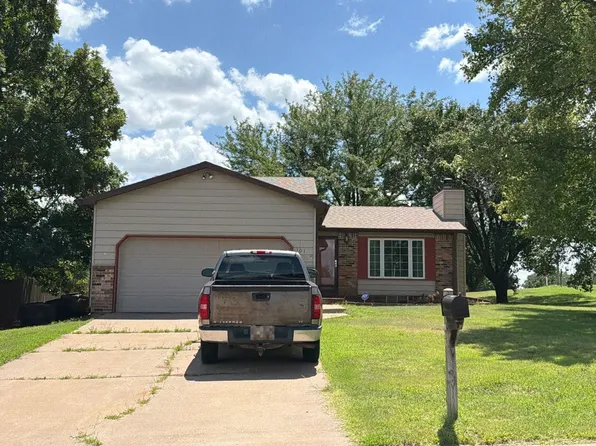 101 Kelly St, Medicine Lodge, KS 67104