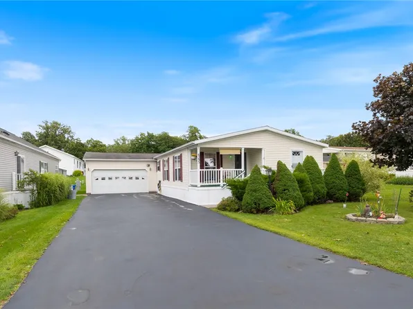 6295 Lambert St, Victor, NY 14564