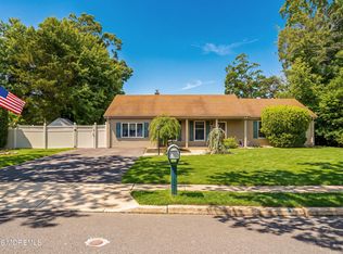 102 Susan Dr, Jackson, NJ 08527