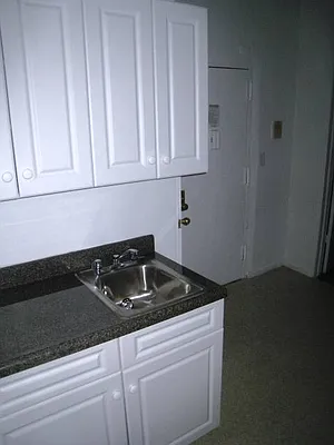 Rented by City Connections Realty | media 8