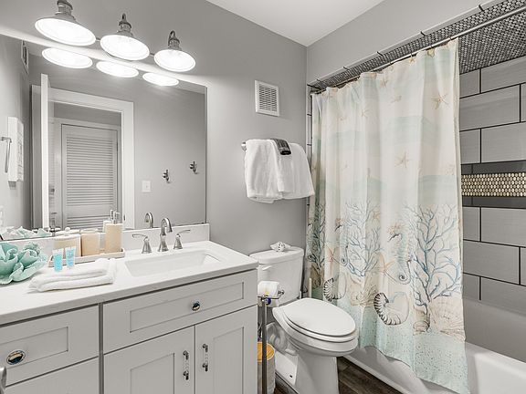 5th image of 5801 Thomas Dr Unit 818