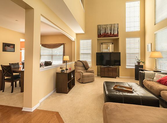 3rd image of 2581 Oak Dr #0