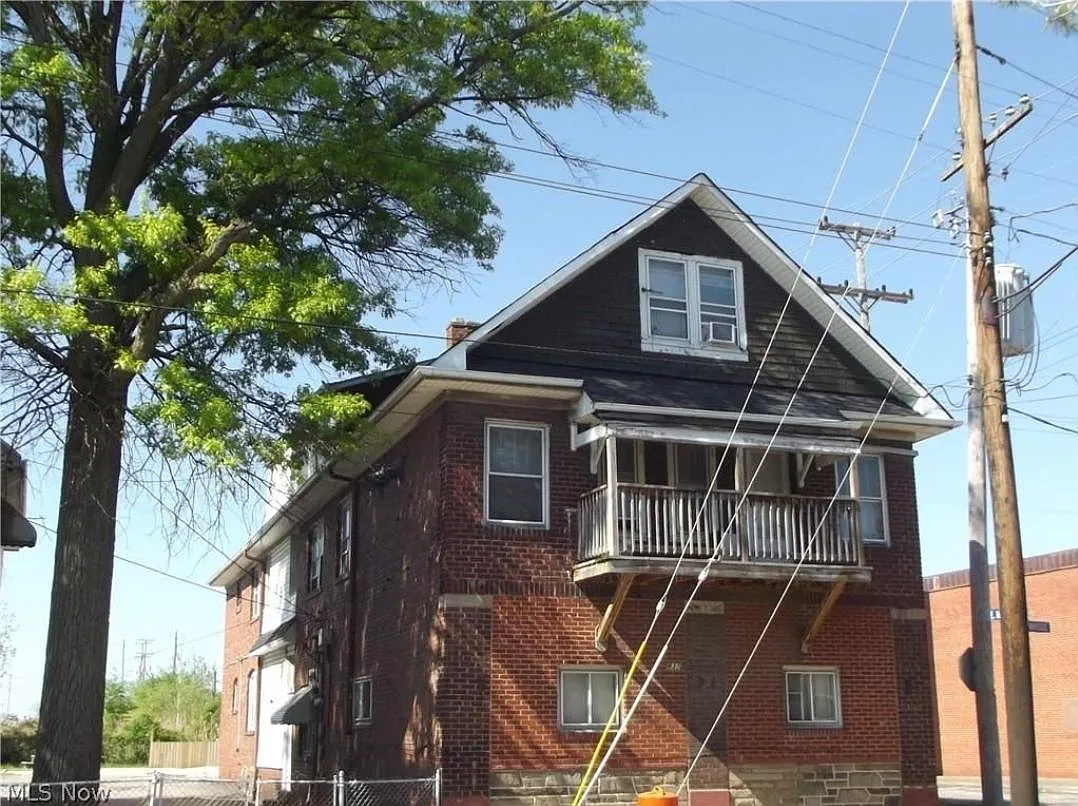 2 bed, 800 sqft, $950 — Photo 2