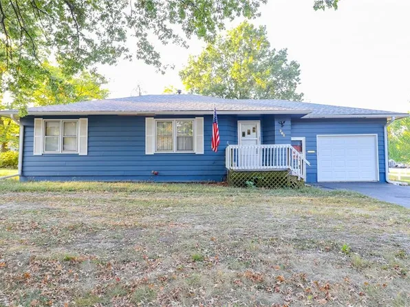 205 W 16th St, Holden, MO 64040
