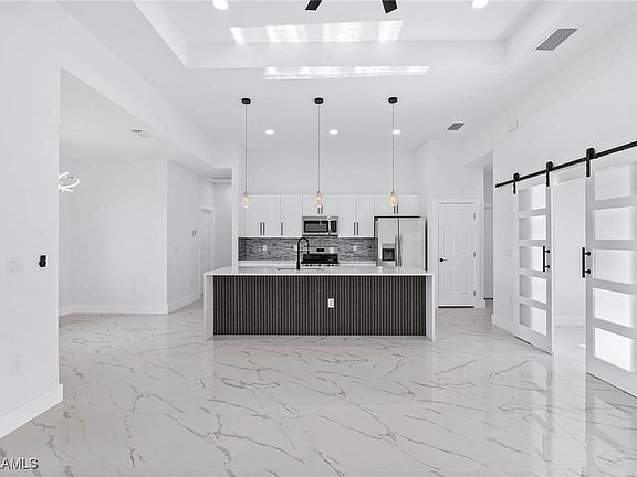 5th image of 2030 NE 9th Place Cpe