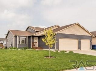 4124 W 93rd St, Sioux Falls, SD 57108
