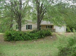 900 Navajo Trl, Covington, GA 30016