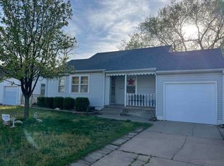 933 N Pinecrest St, Wichita, KS 67208