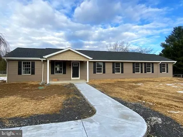 2545 Grade Rd, Falling Waters, WV 25419