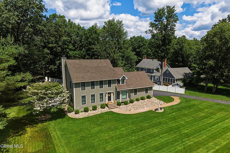 2nd image of 21 Heather Drive