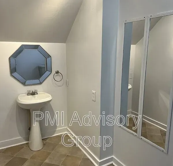 1909 SW Clay St — Photo 17