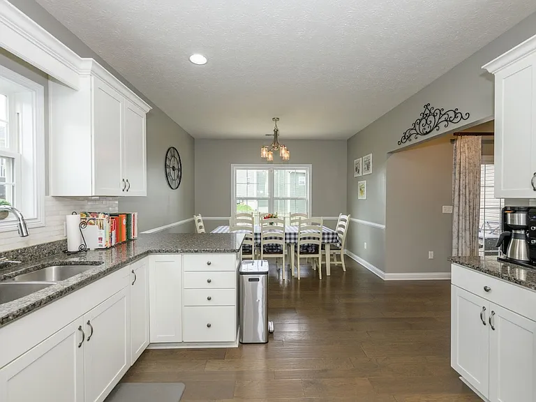 236 Butterfield Dr — Photo 6