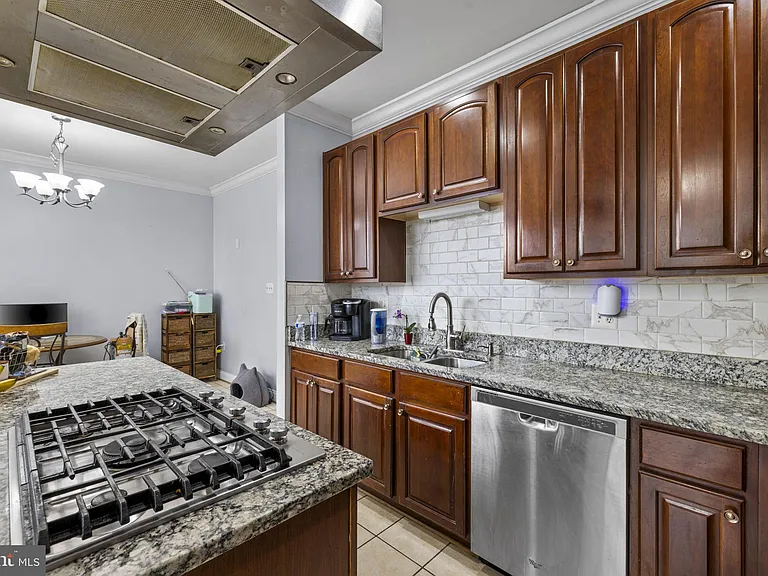 645 McLeary Sq SE — Photo 7
