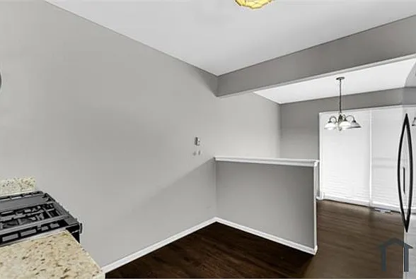 609 Hanover Ct #1W — Photo 11