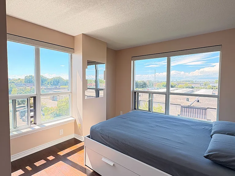60 Fairfax Cres #425 — Photo 11